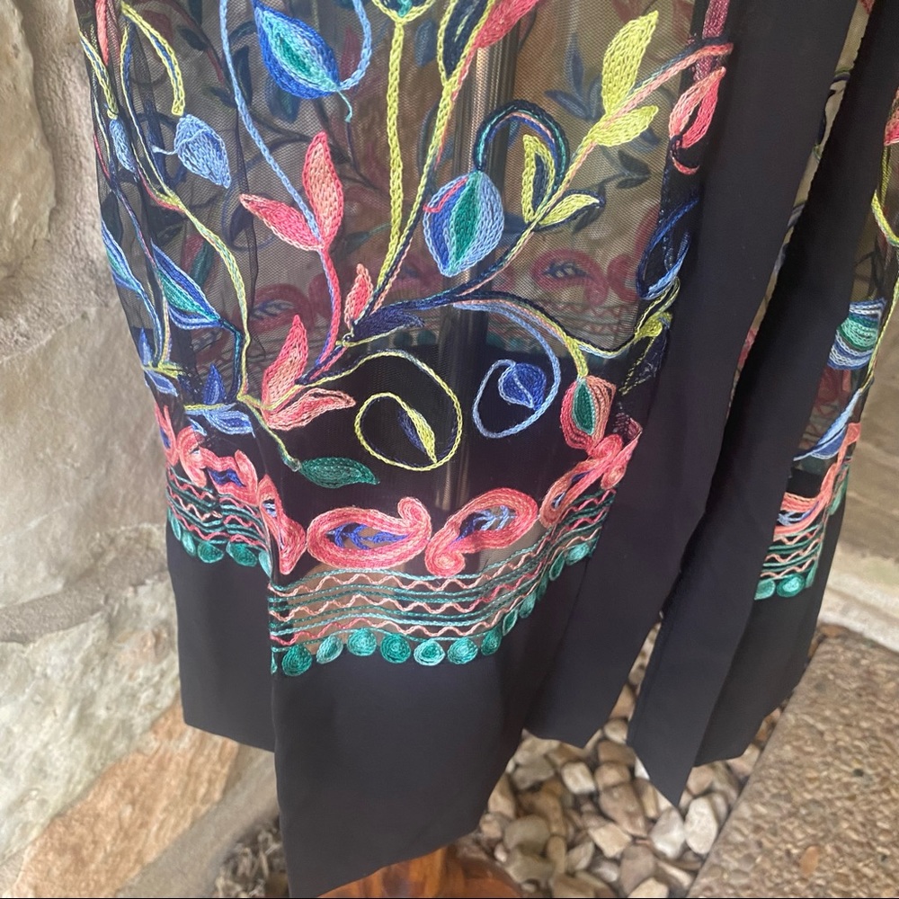 🌸Stunning floral embroidered kimono🌸 - Picture 3 of 5